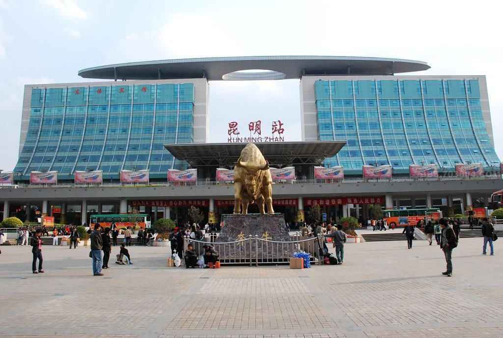 揭阳热浸塑涂塑钢管：汕昆高速公路的全景解析与奥仁格管道推荐