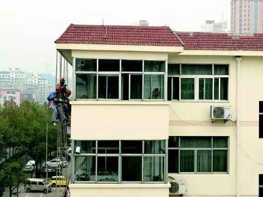 福建老旧小区改造征求意见：全方位升级门窗隔音、拆除违建、加装门禁、拓宽道路