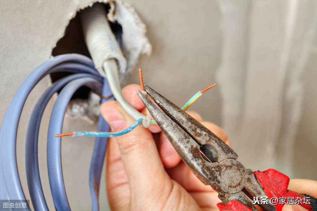 电力管安装卡子尺寸 电路中的PVC线管怎么安装？中间8米加一个过线盒吗？为什么？