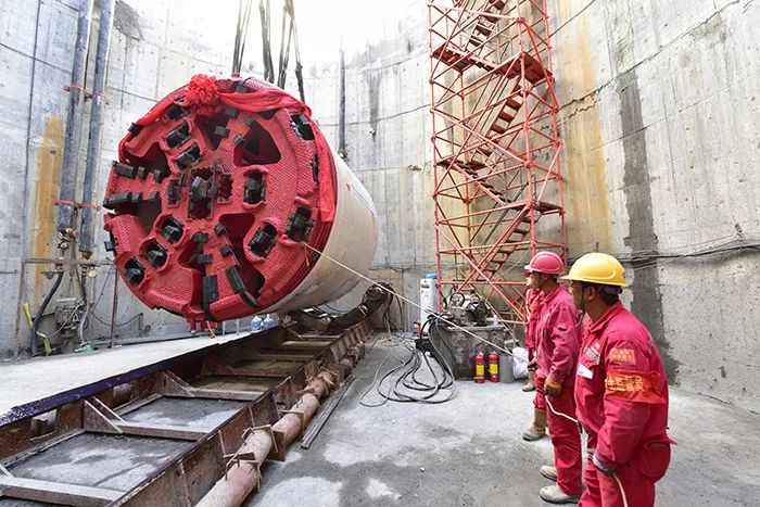 中国管道工程新纪元:44吨电力顶管技术引领安哥拉258亿美元项目突破 中国管道工程新纪元:44吨电力顶管技术引领安哥拉258亿美元项目突破